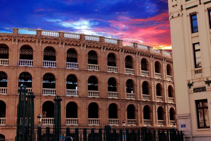 Foto Stierkampfarena in Valencia in Abendstimmung